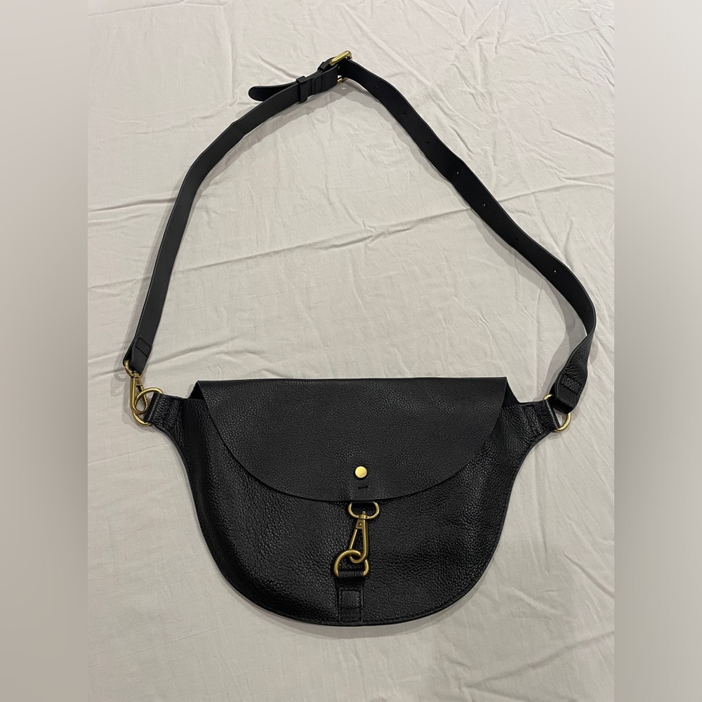 BR FACTORY Black Leather Convertible Crossbody-Belt Bag